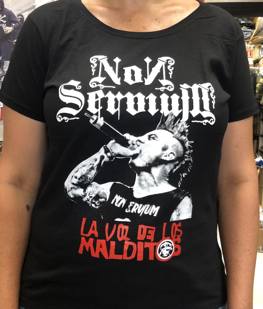 ¿Quiénes suelen usar camisetas Non Servium?