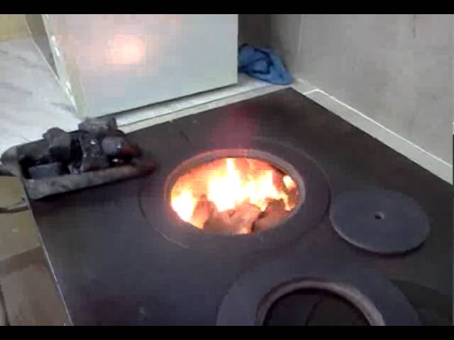 ¿Cómo funcionan las cocinas de carbón y leña?