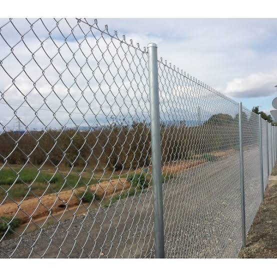 Malla metálica de 2 metros de altura: Seguridad y versatilidad para tu propiedad