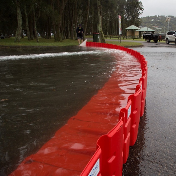 ¿Cómo se instalan y desinstalan las barreras anti inundaciones temporales?